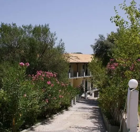 Santas Hotel apartamentowy Asprogerakata